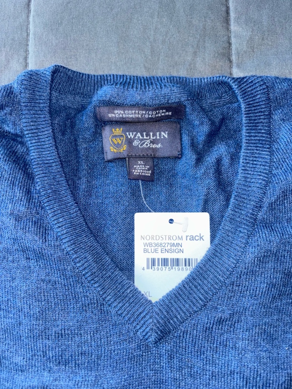 Wallin & Bros. Men’s V-Neck Sweater in Blue Ensign